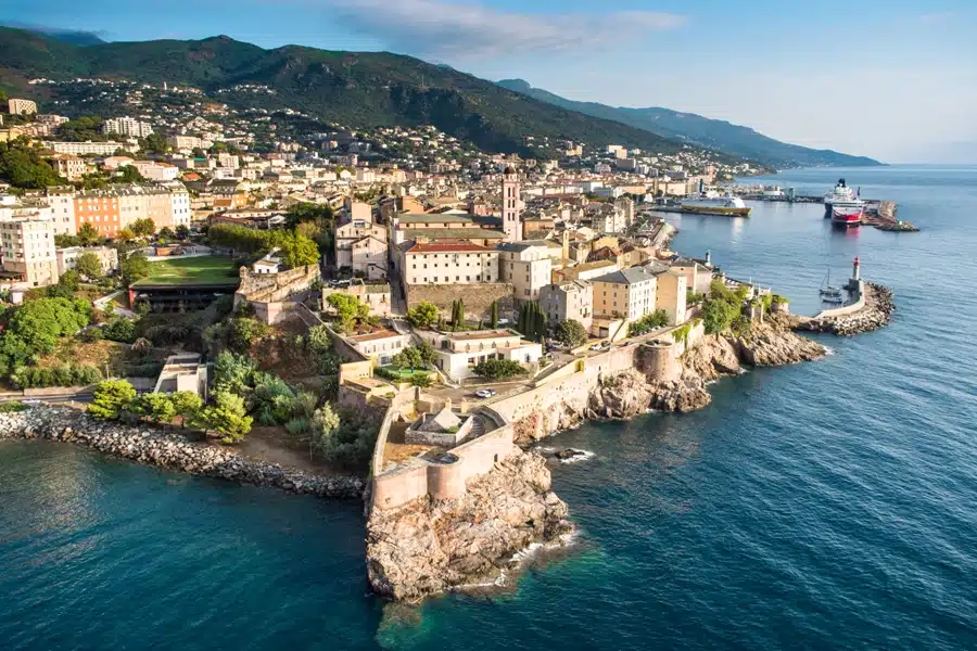 Vue aérienne du port de Bastia